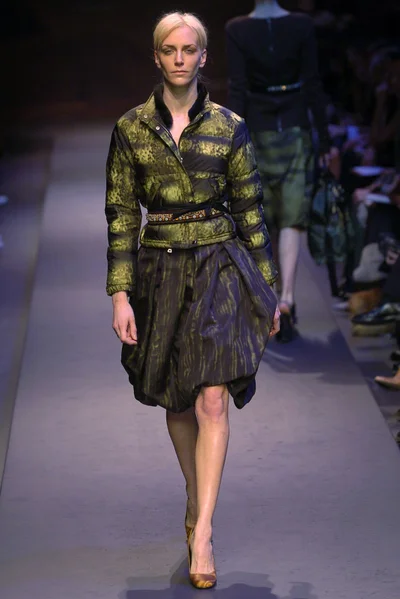 Look 3